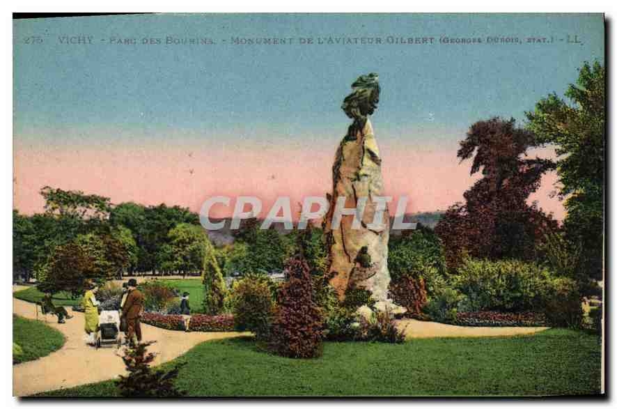 CPA Vichy Parc des Bouhins Monument de l'Aviateur Gilbert