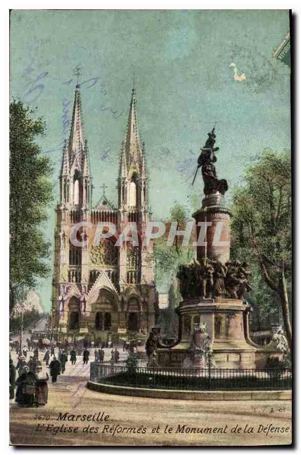CPA Marseille Eglise des Reformes et le monument de la Defense