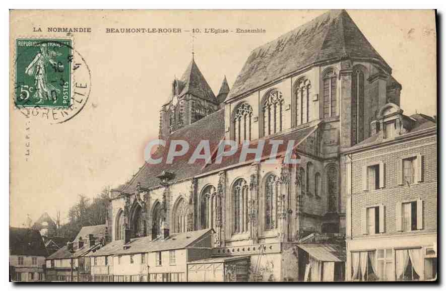 CPA La Normandie Beaumont le Roger L'Eglise Ensemble