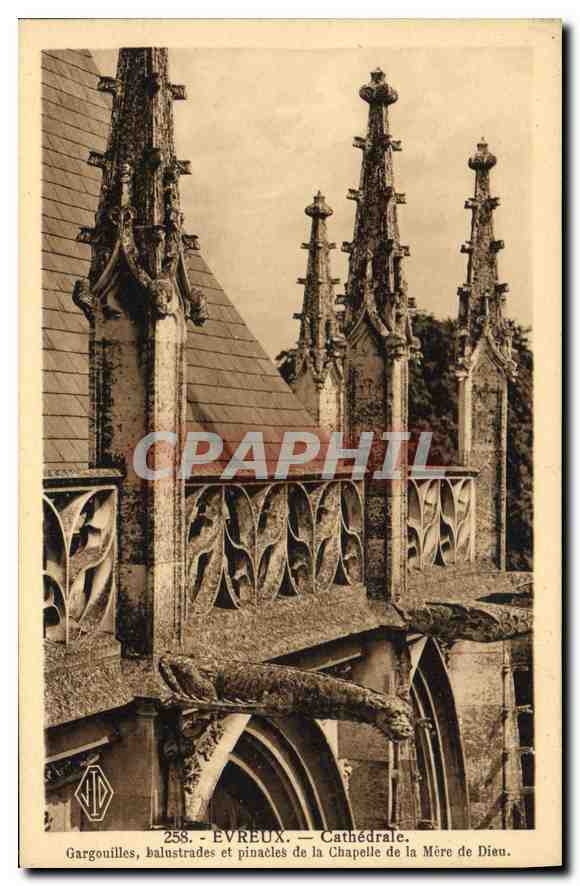 CPA Evreux Cathedrale Gargouilles balustrades et pinacles de la Chapelle de la Mere de Dieu