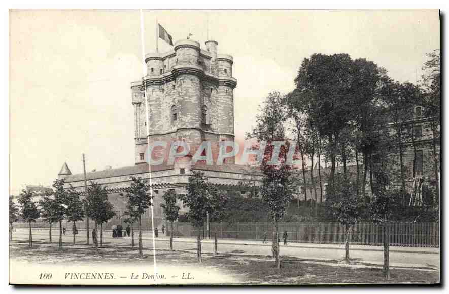 CPA Vincennes Le Donjon