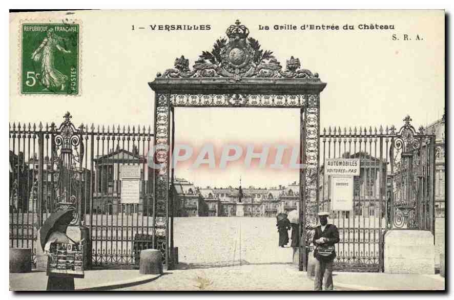 Versailles — La Grille d'Entrée du Château — S.R.A.