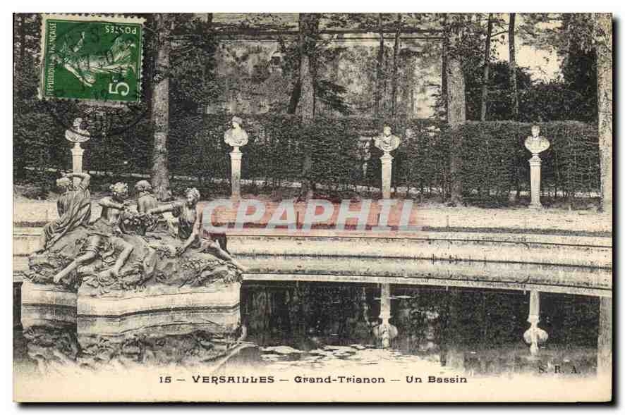 CPA Versailles Grand Trianon Un Bassin 