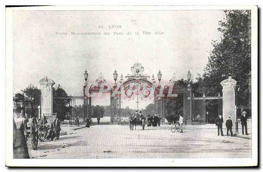 CPA Lyon Porte Monument du Parc de la Tete d'Or 
