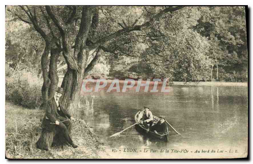 CPA Lyon Le Parc de la Tete d'Or Au Bord du Lac 