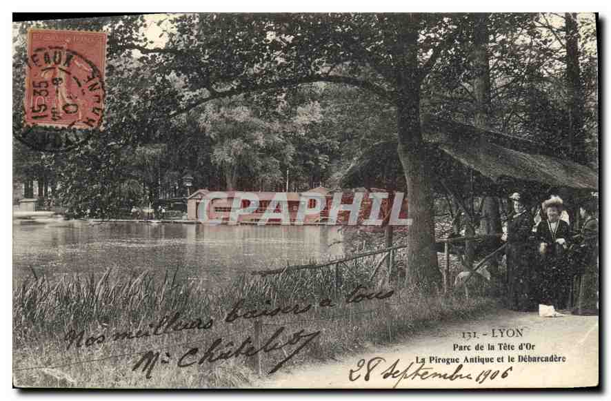 CPA Lyon Parc de la Tete d'Or La Pirogue Antique et le Debarcadere 