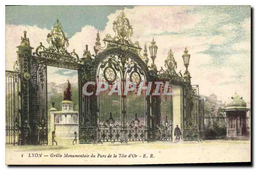 CPA Lyon Grille Monument du Parc de la Tete d'Or 