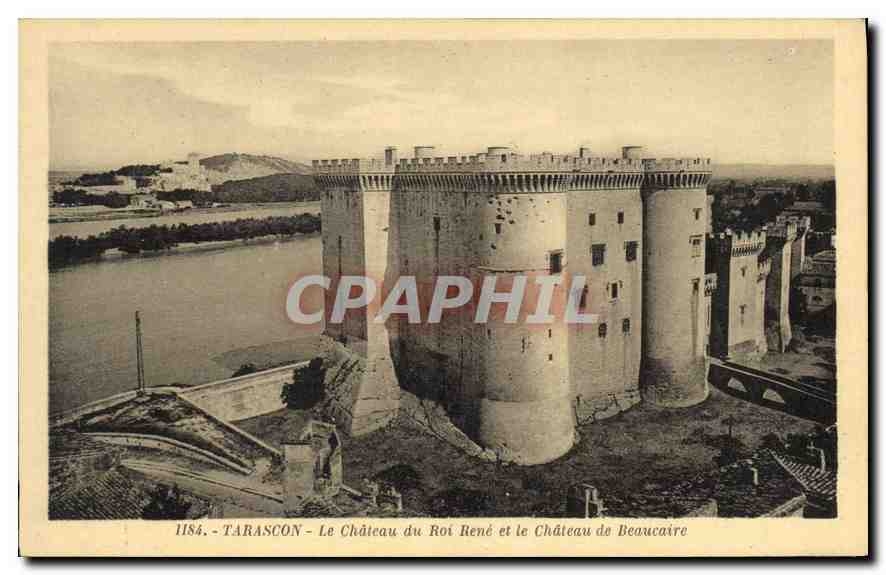 CPA Tarascon Le Chateau du Roi Rene et le Chateau de Beaucaire 