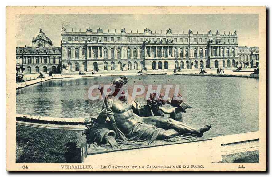 CPA Versailles Le Chateau et la Chapelle vus du Parc 