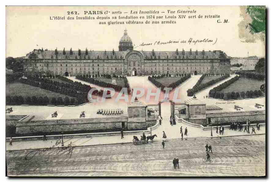 CPA Paris 7 arrt Les Invalides vue generale l'Hotel des Invalides 