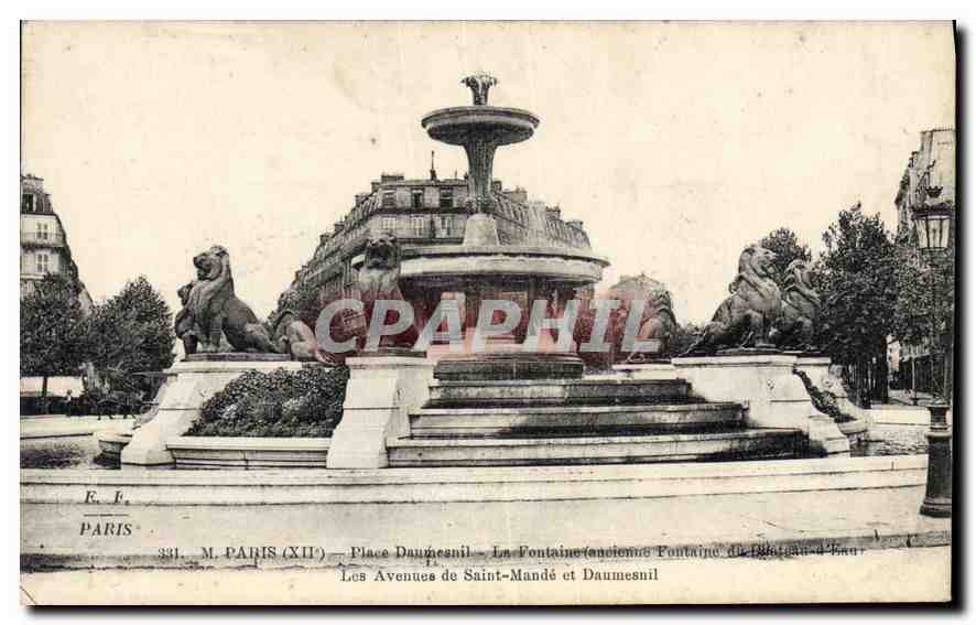 CPA Paris VII Place Daumesnil La Fontaine Les Avenue de Saint Mande et Daumesnil 