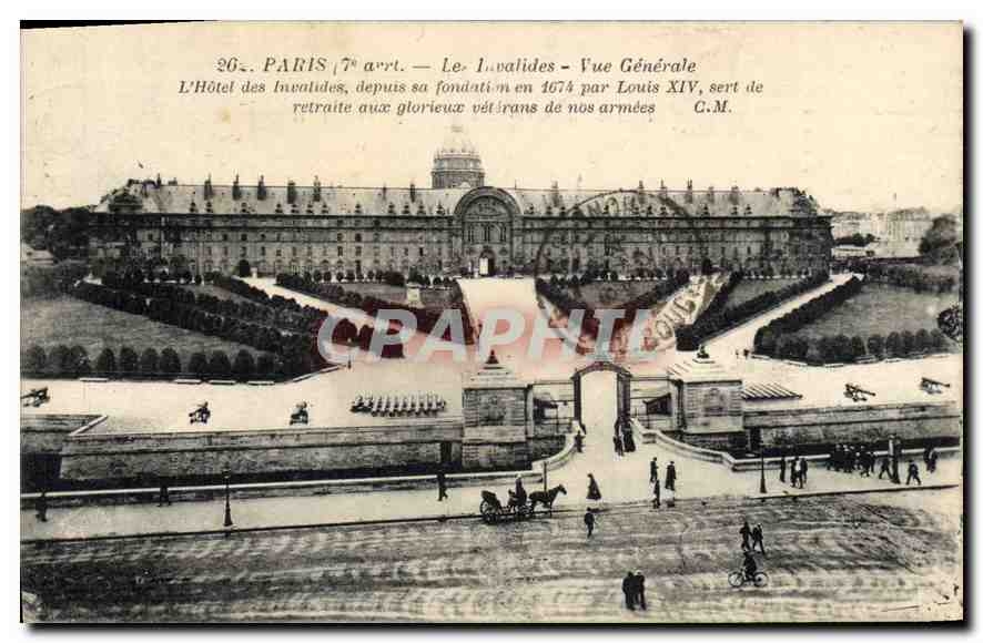 CPA Paris 7 arrt Les Invalides vue generale l'Hotel des Invalides 