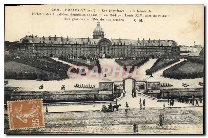 CPA Paris 7 arrt Les Invalides vue generale l'Hotel des Invalides 