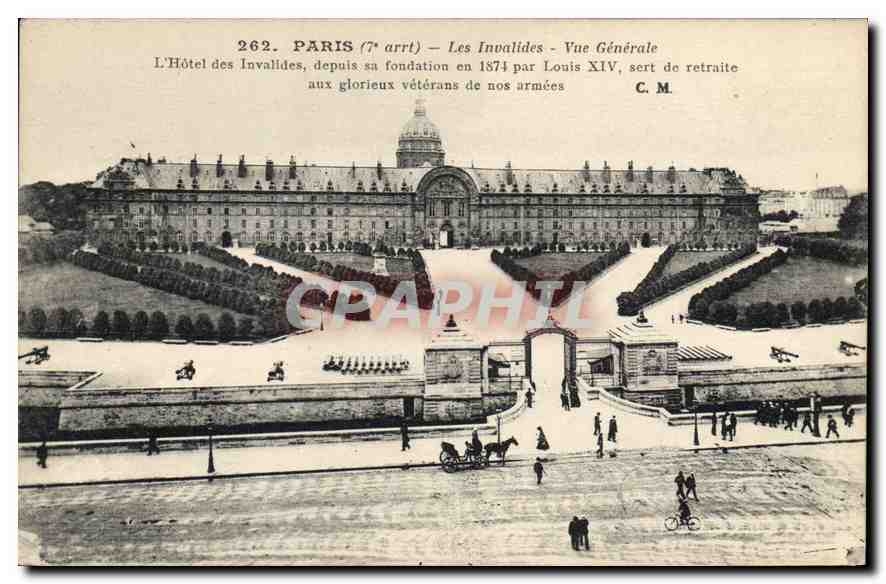 CPA Paris 7 arrt Les Invalides vue generale l'Hotel des Invalides 