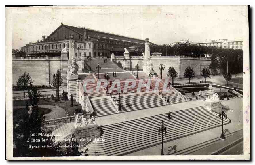 CPA Marseille l'Escalier Monumental de la Gare 