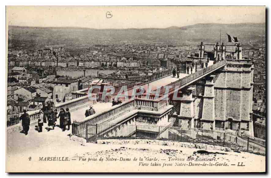 CPA Marseille vue prise de Notre Dame de la Garde Terrasse des Ascenseurs 