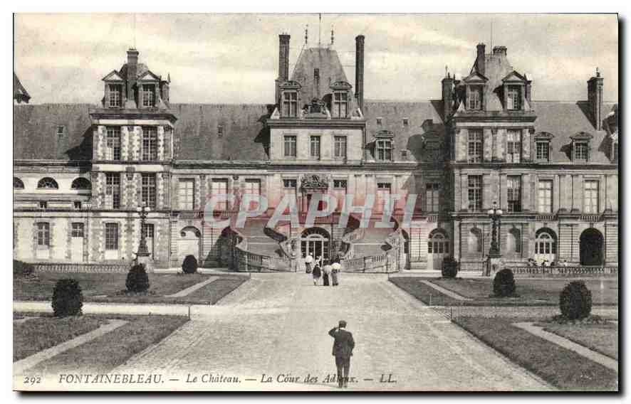 Fontainebleau — Le Château — La Cour des Adieux — LL. — n° 292