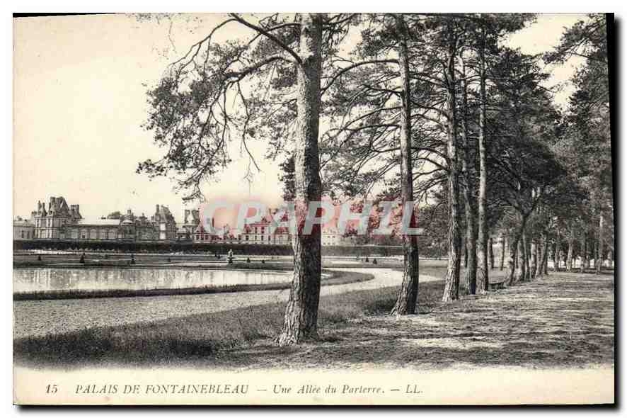 Palais de Fontainebleau — Une Allée du Parterre — LL.