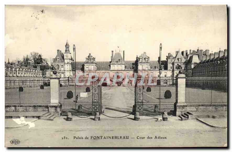 Palais de FONTAINEBLEAU — Cour des Adieux — Éditeur B.D. n° 582
