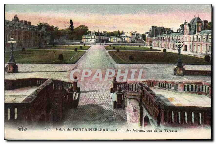 Palais de FONTAINEBLEAU — Cour des Adieux, vue de la Terrasse — Éditeur ELD, n° 543