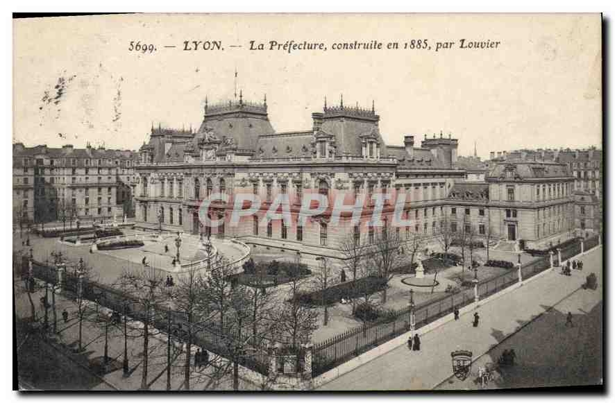 CPA Lyon La Prefecture construite par Louvier 