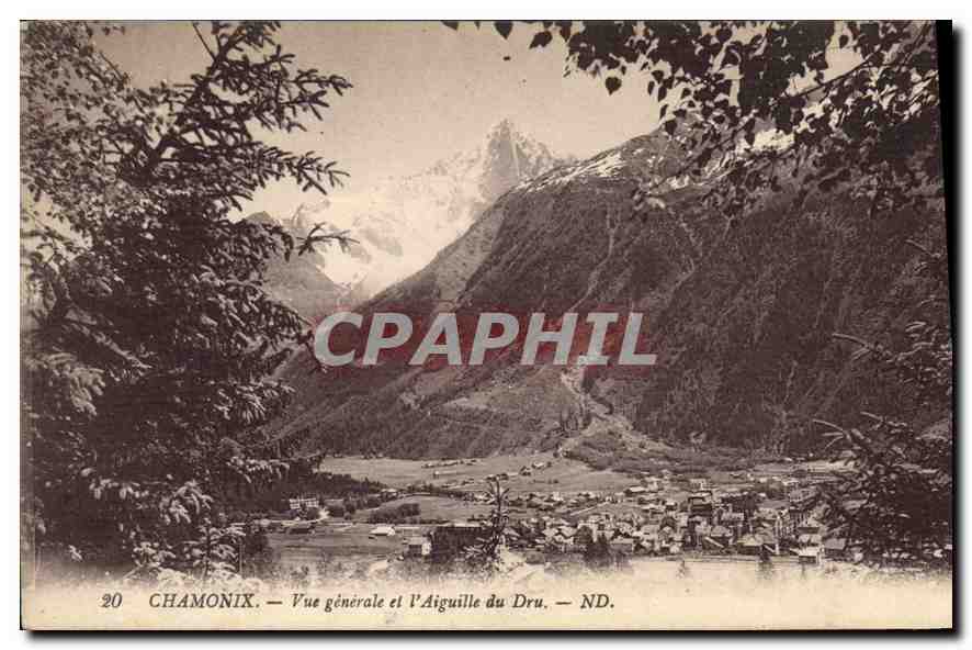 Chamonix — Vue générale et l'Aiguille du Dru — CPAPHIL