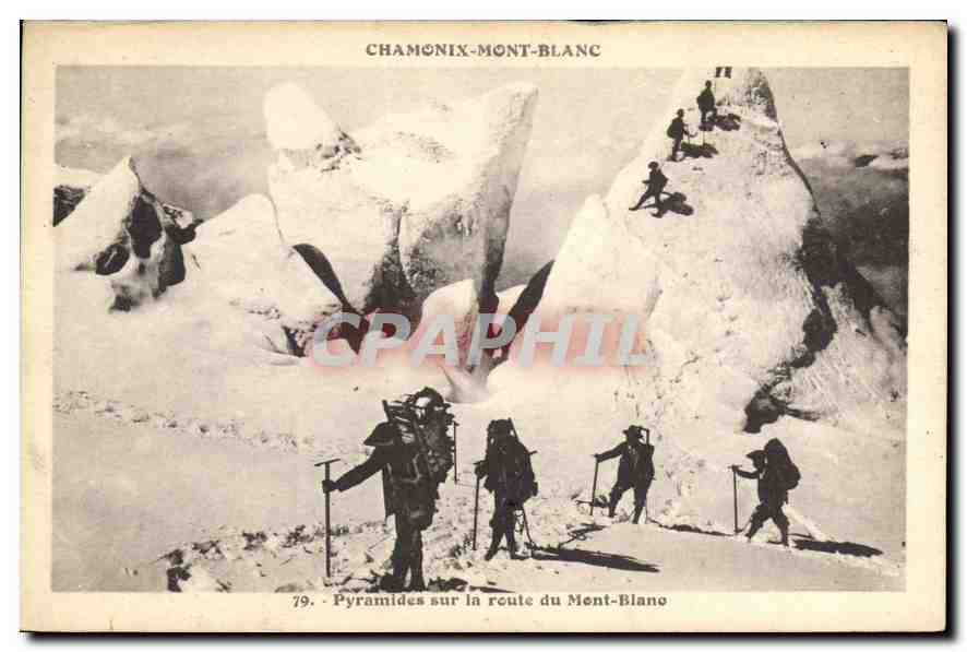 CPA Chamonix le Mont Blanc Pyramide sur la route du Mont Blanc