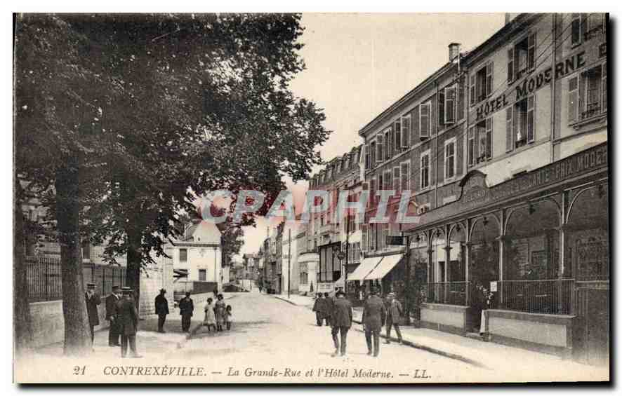 CPA Contrexeville La Grande Rue et l'Hotel Moderne