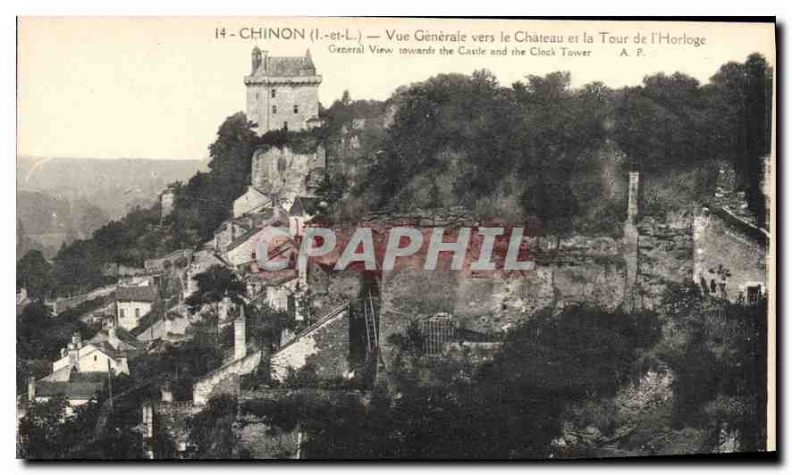 CPA Chinon (I et L) Vue generale vers le Chateau et la Tour de l'Horloge