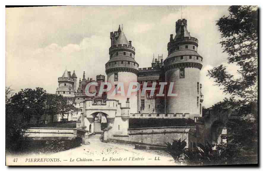 CPA Pierrefonds Le Chateau La Facade et l'Entree