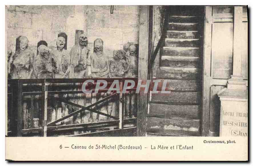 CPA Caveau de St Michel (Bordeaux) La Mere et l'Enfant