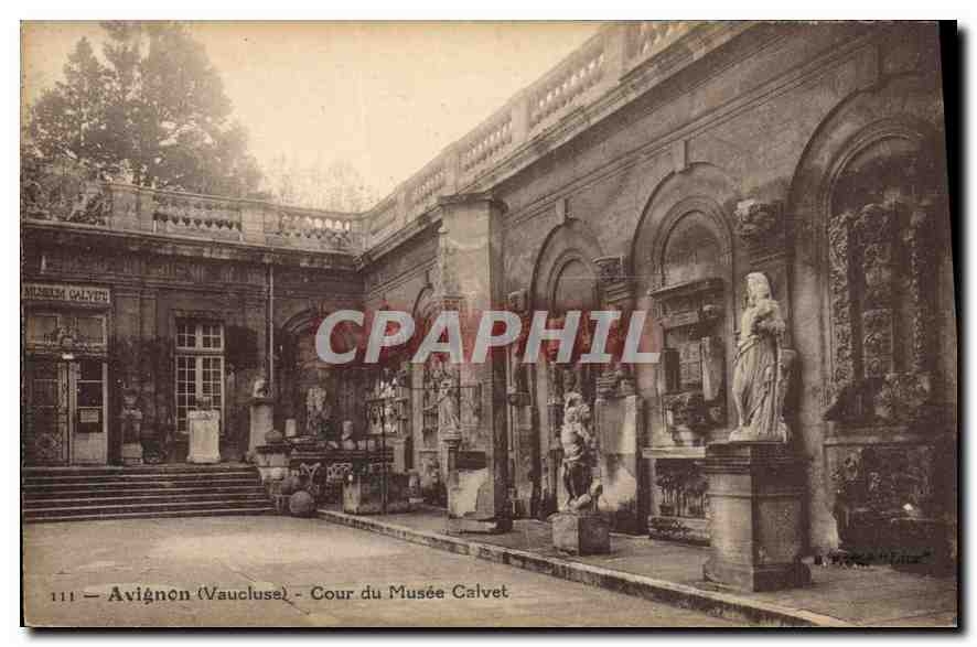 CPA Avignon (Vaucluse) Cour du Musee Calvet