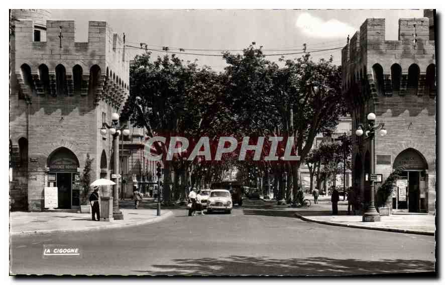 CPA Avignon Vaucluse Porte de la Republique Cours Jean Jaures 