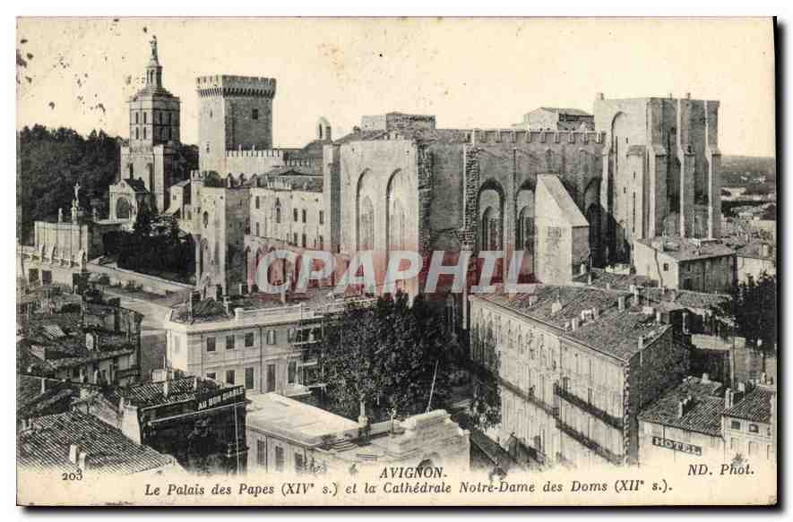 CPA Avignon le palais des Papes XIV S et la cathedrale Notre Dame des Doms XII S 