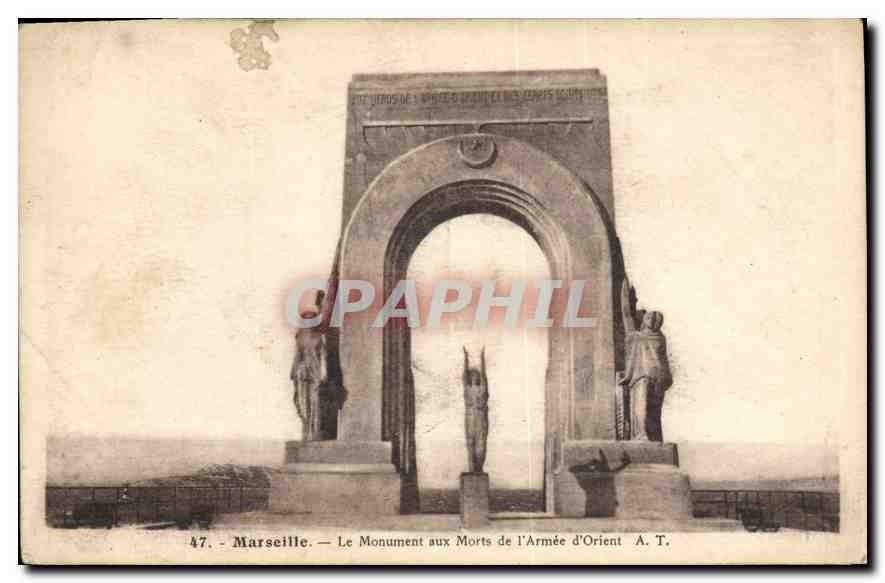 CPA Marseille le Monument aux Morts de l'Armee d'Orient 