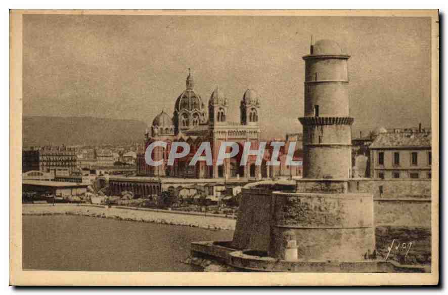 CPA Marseille Bouches du Rhone la Cathedrale et le Fort Saint jean 