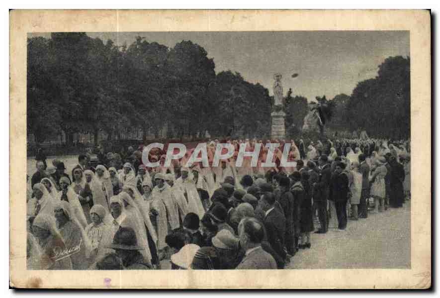 CPA Lourdes Procession des Entants de Marie 