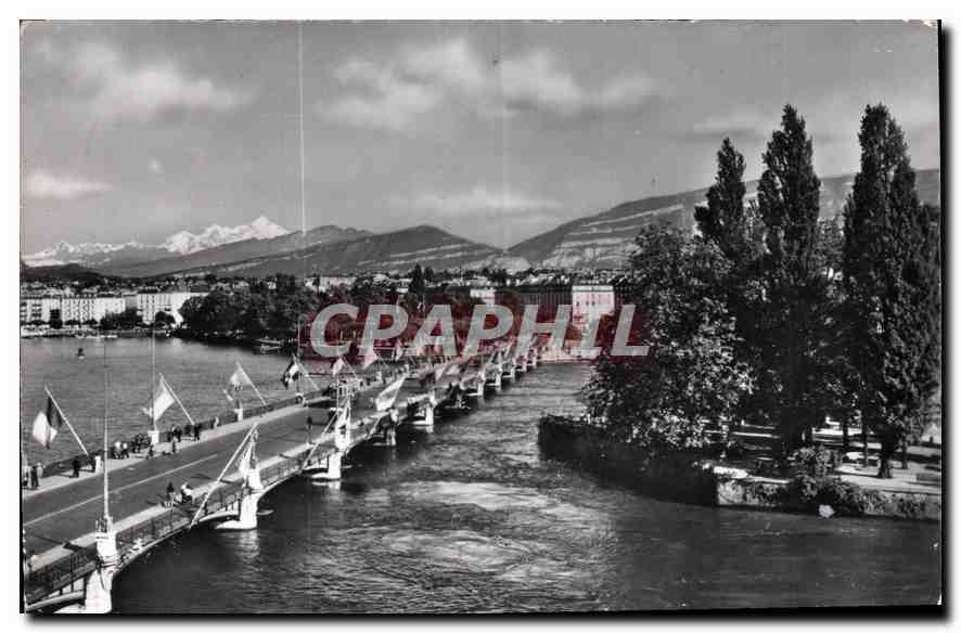 CPA Geneve Ile J J Rousseau Le pont du Mont Blanc et le mont Blanc 