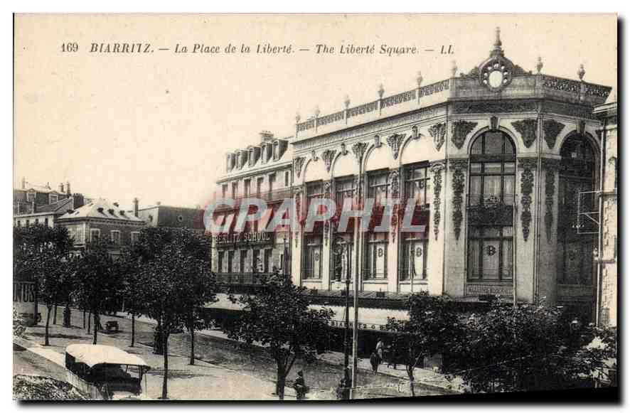 CPA Biarritz La Place de la Liberte 