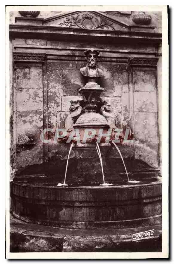 Fontaine Nostradamus — Saint-Rémy-de-Provence — Photo George