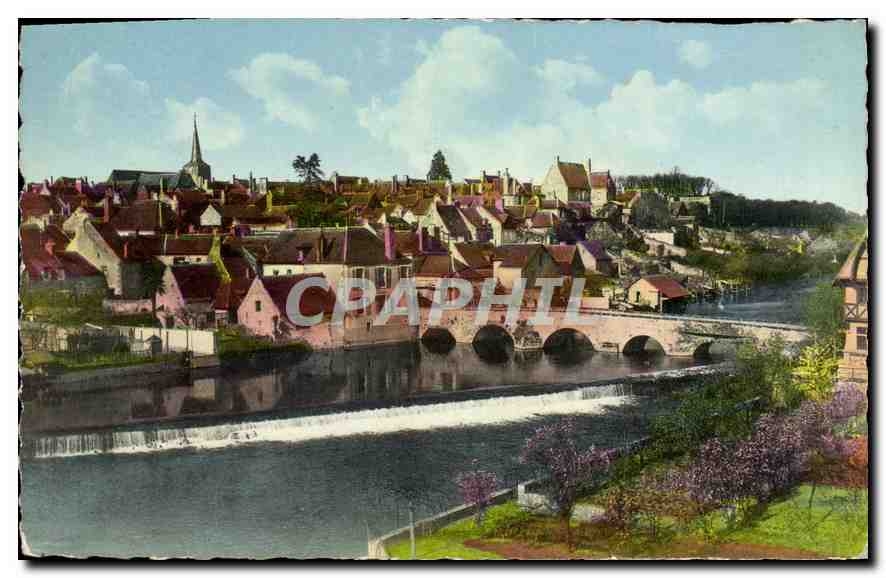 CPA Beaumont Sarthe Vue generale prise du Pont neuf 