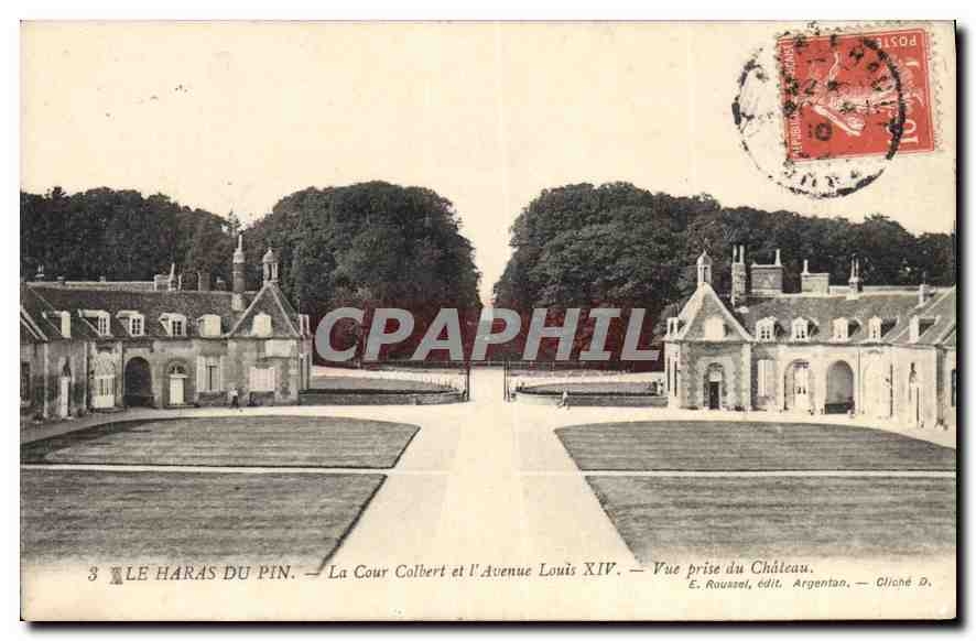 CPA Le Haras du pin La Cour Colbert et l'Avenue Louis XIV Vue prise du château