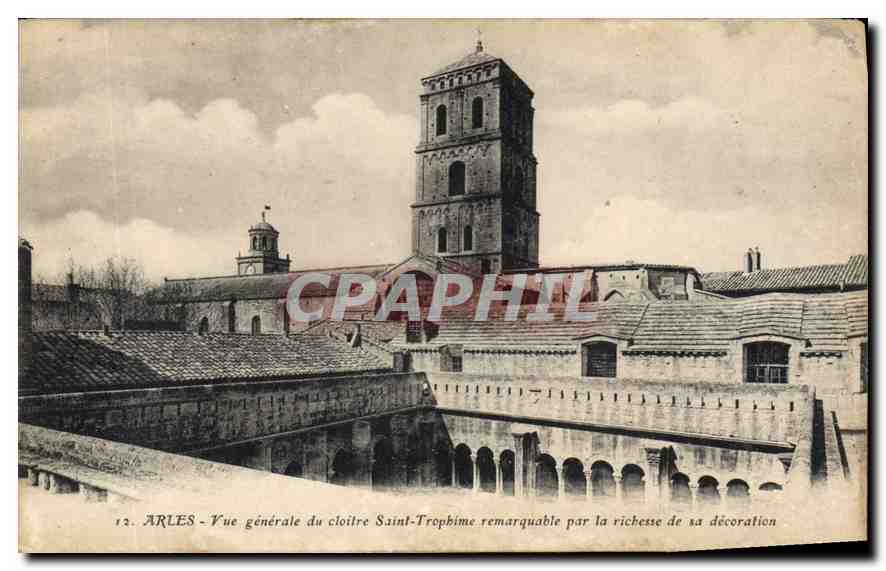 Arles - Vue générale du cloître Saint-Trophime remarquable par la richesse de sa décoration — Arnaud et Nozais, Nantes