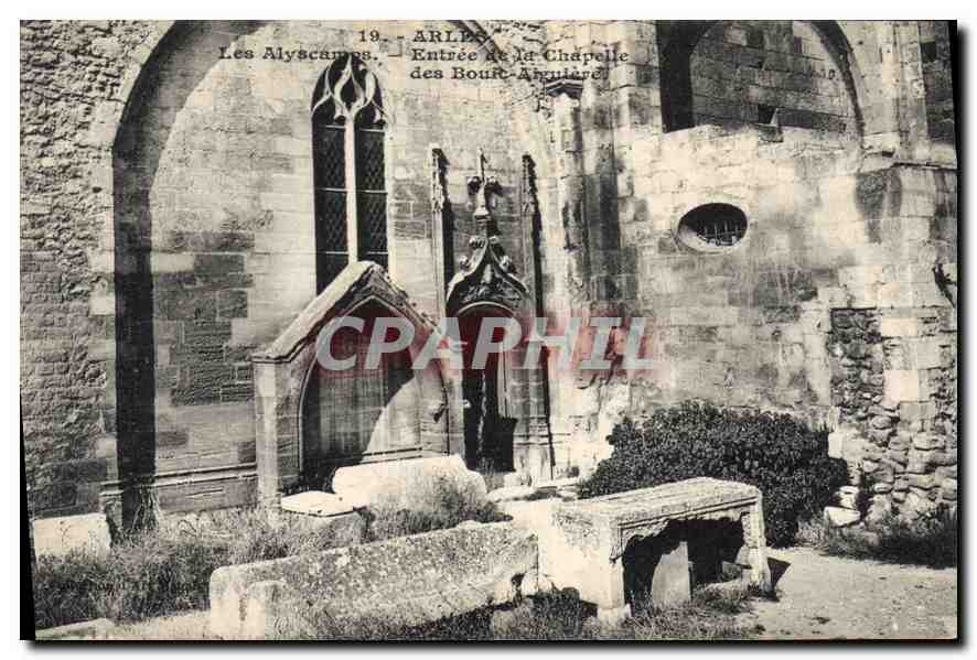 CPA Arles Les Alyscamps Entree de la Chapelle 