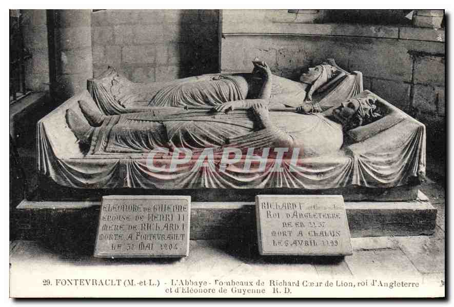CPA Fontevrault M et L L'Abbaye Tombeaux de Richard Coeur de Lion roi d'Angleterre et d'Eleonore de 