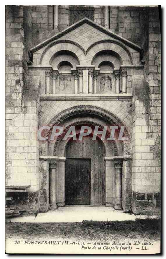 CPA Fontevrault M et L Ancienne Abbaye du XI xiecle Porte de la chapelle Nord 