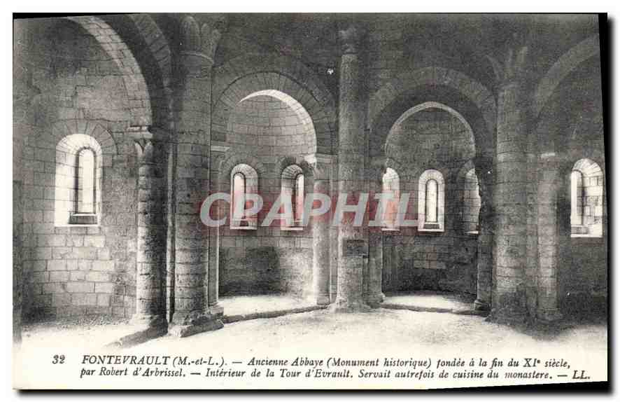 CPA Fontevrault M et L Ancienne Abbaye Monument historique fondee a la fin du XI siecle par Robert d