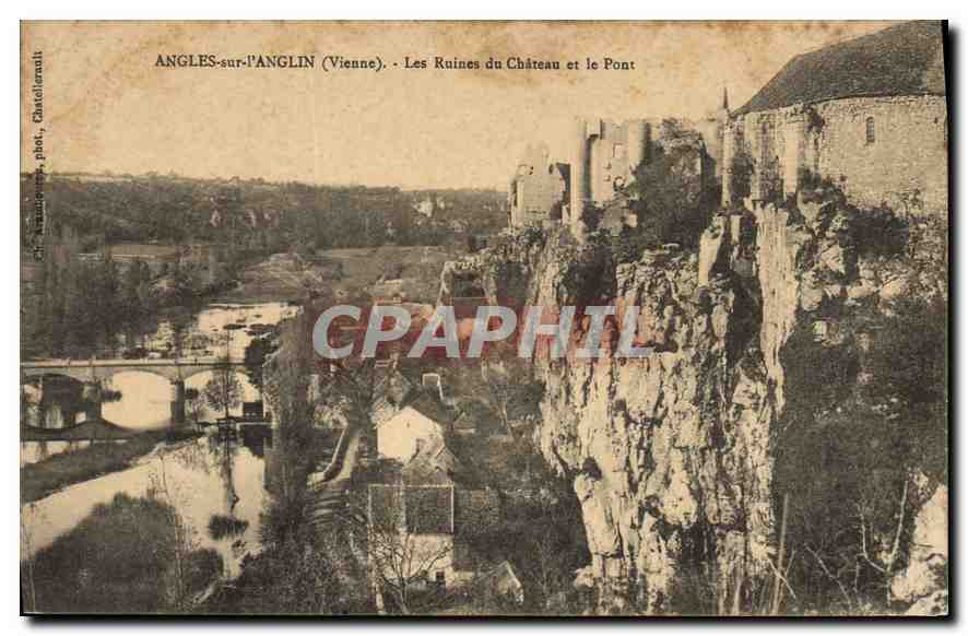 CPA Angles sur l'Anglin Vienne Les Ruines du Chateau et le Pont 