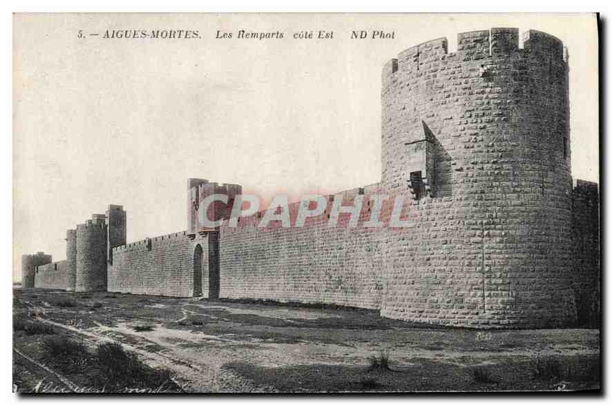 CPA Aigues Mortes Les Remparts cote Est 