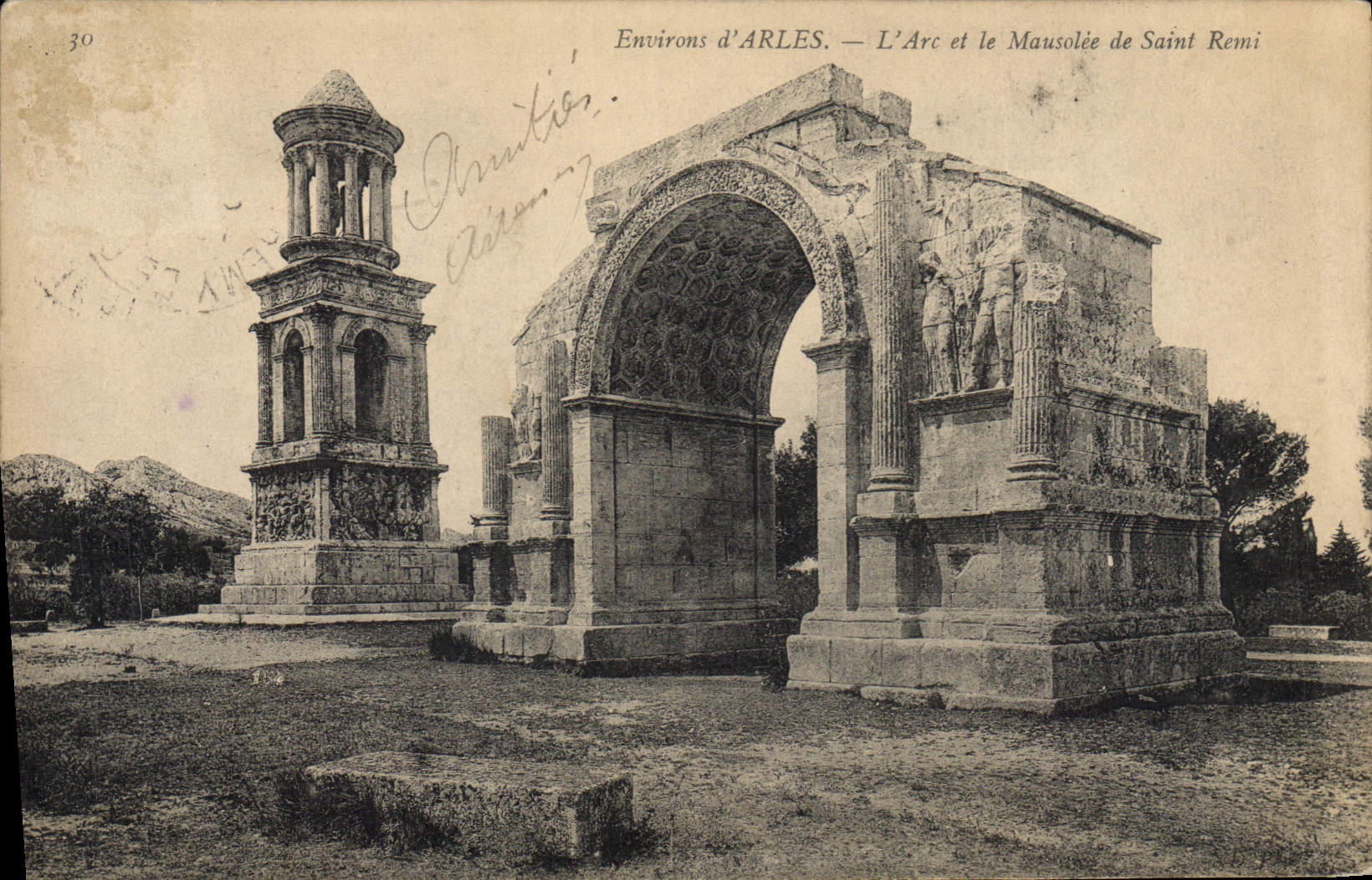 Alrededores de ARLES — El Arco y el Mausoleo de San Remi — Editor no identificado, n° 30